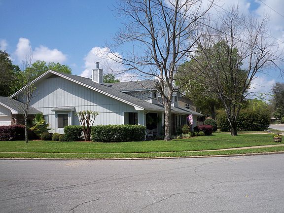 large corner lot on culdesac