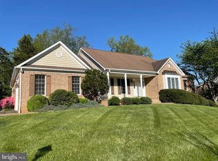 41 Menlough Dr, Warrenton, VA 20186