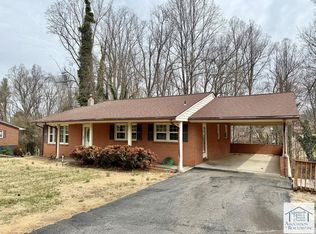 91 Canterbury Ln, Ridgeway, VA 24148