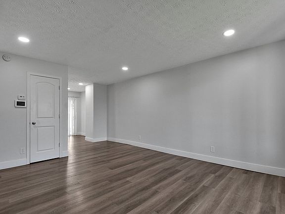 3rd image of 3266-3270 Rainier Ave #3268