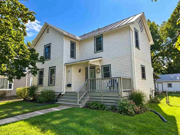 913 Walnut St, Iowa City, IA 52240