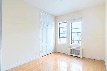 Rented by STREELTY