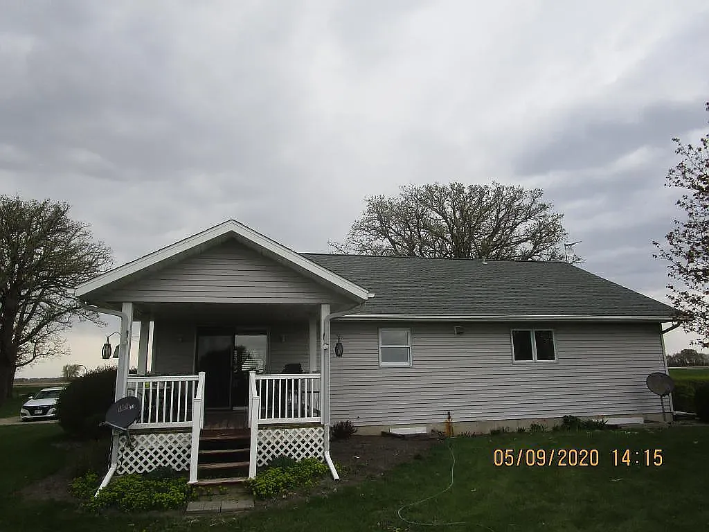 4 bed, 2708 sqft, $2,800 — Photo 2