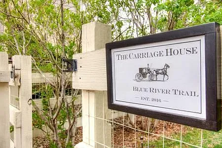 Welcome to the Carriage house, private entrance...super quiet!