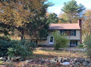 25 Simmons St, Assonet, MA 02702