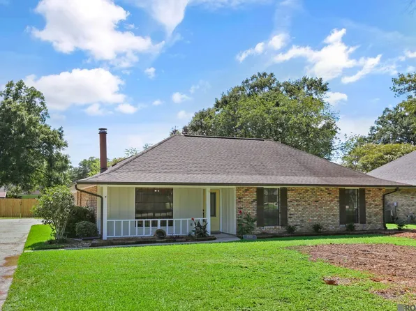 7355 Woods Edge Dr, Baton Rouge, LA 70818