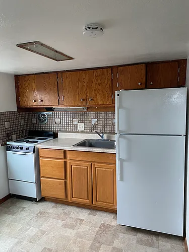 1042 W Cascade Ave #B Photo 1