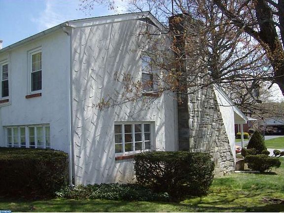3rd image of 99 E 2nd Ave