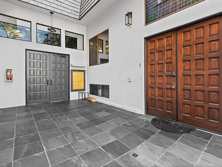 W Knoll Dr — Photo 25