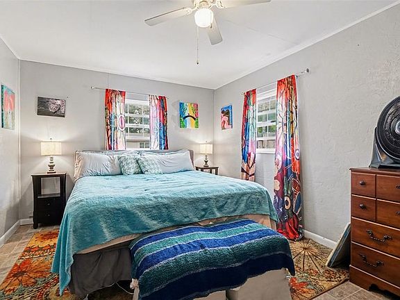 4th image of 2300 Lake Rd