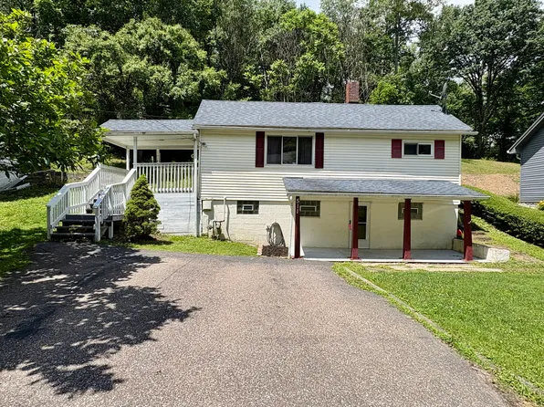 511 California Hollow Rd, Imperial, PA 15126