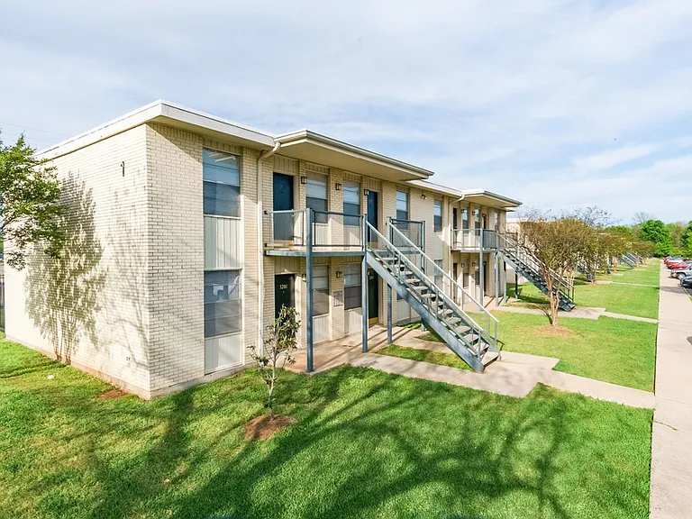 Willow Park Apartments — Photo 15