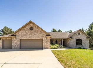 3012 S Coral Cir, Sioux Falls, SD 57103
