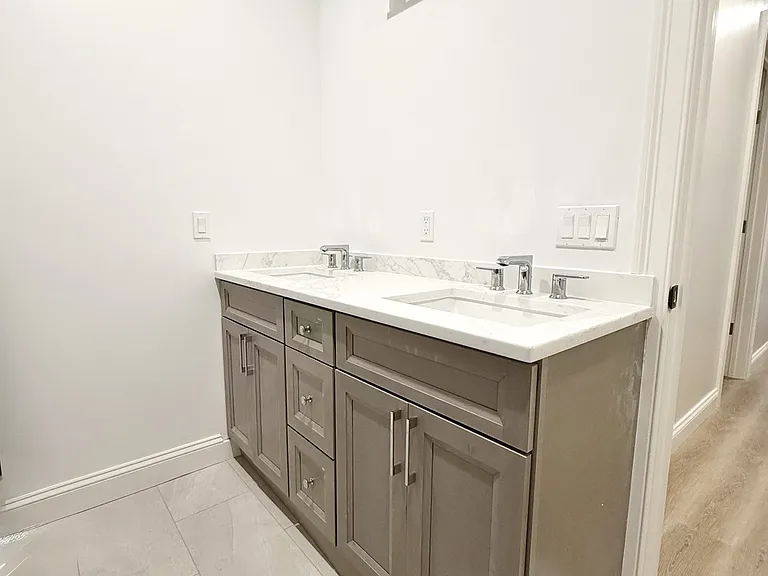 905 Oakridge Dr #905 — Photo 9