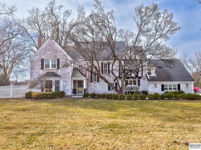 9005 Leavenworth St, Omaha, NE, 68114