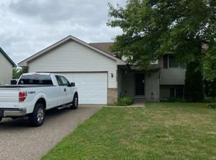 25782 Goldfinch Ave, Wyoming, MN 55092