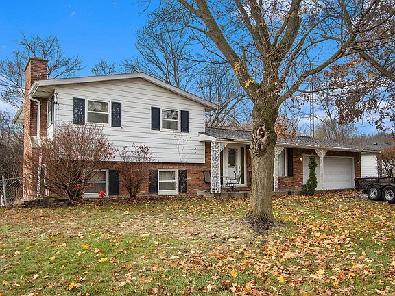2nd image of 202 Eisenhower Dr