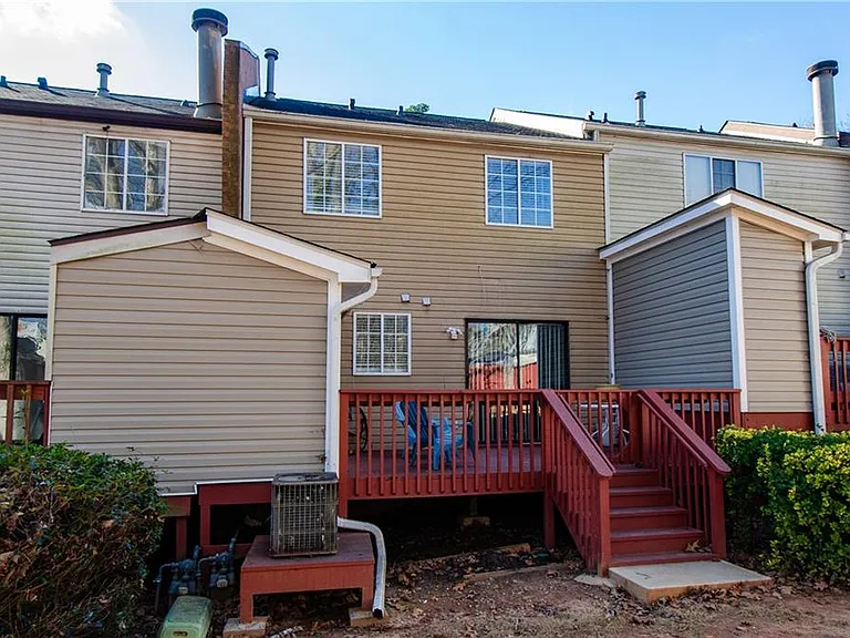 1066 Wedgewood Ln — Photo 19