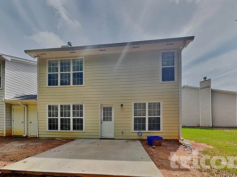 9598 Lakeview Cir — Photo 15