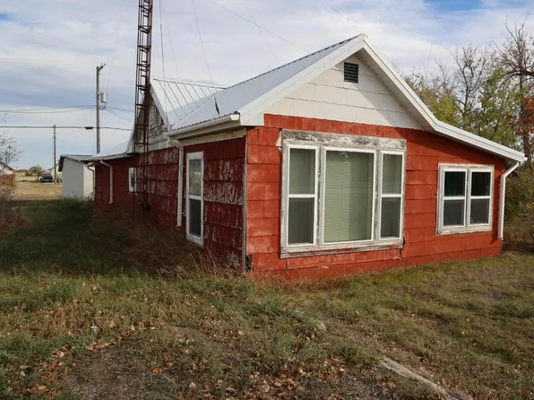 617 Montana St, Valier, MT 59486