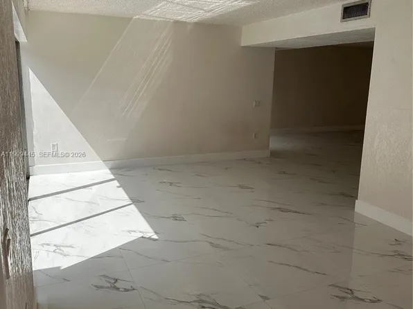8440 SW 154th Circle Ct APT 302, Miami, FL 33193