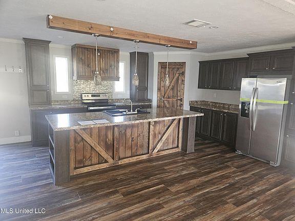 3rd image of 17209 Red Top Ln