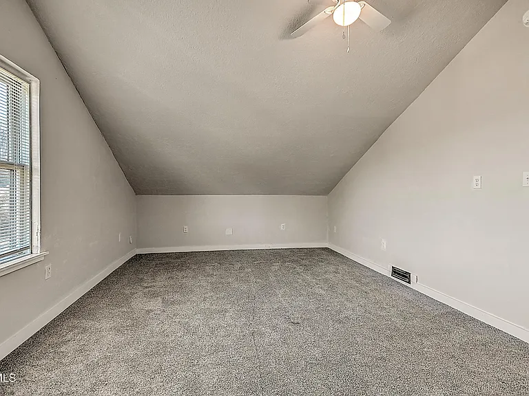 488 Virgil Ave — Photo 25