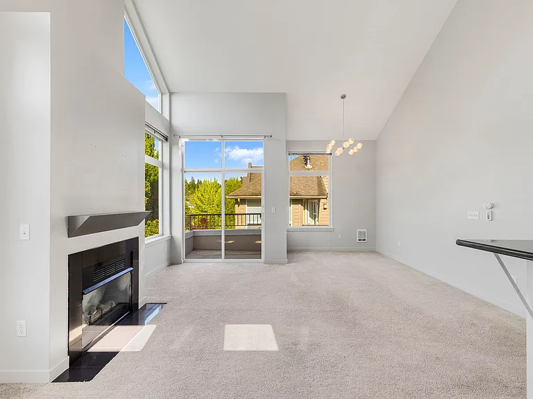 521 7th Ave #406 — Photo 9