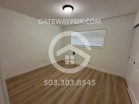1535 NE Kane Dr — Photo 15