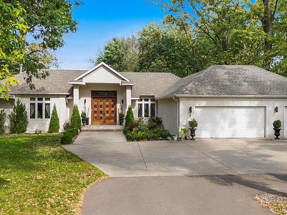 2nd image of 925 Cliff Rd