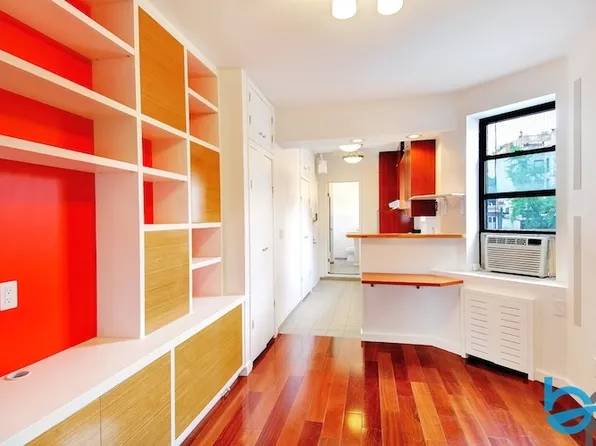 225 West 10th Street image 1 of 4