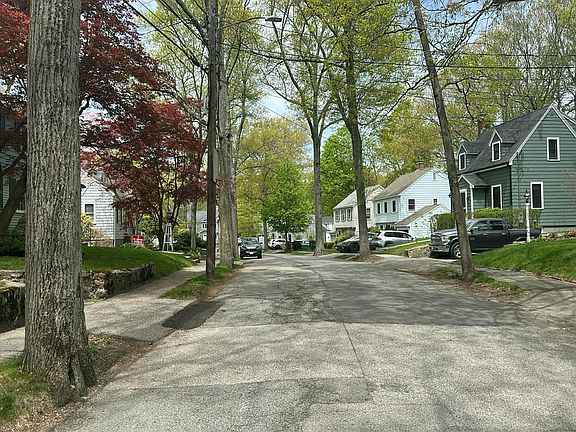 5th image of 25 Leland Rd