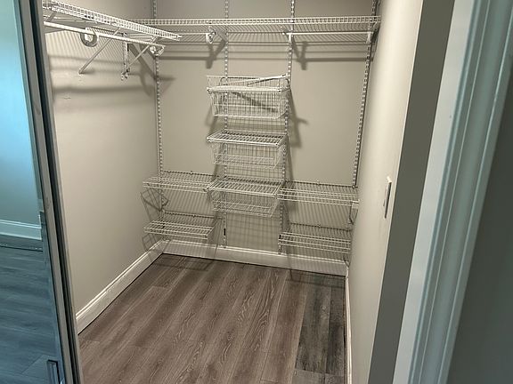 MASTER WALK IN CLOSET