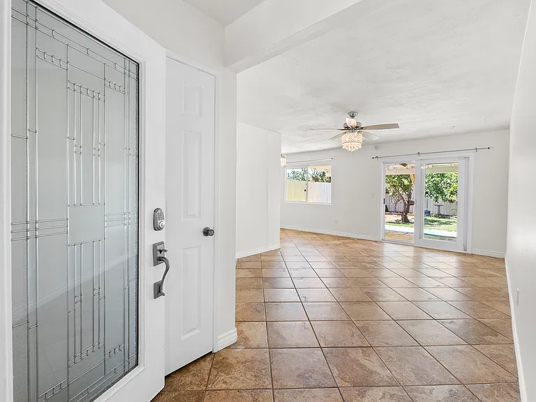 262 Securidad St — Photo 5