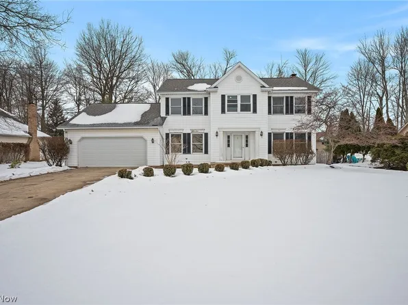 6269 Tourelle Dr, Highland Heights, OH 44143