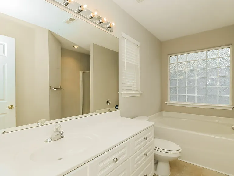 8153 Rolling Meadows Ln — Photo 12