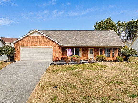 4th image of 1035 Willow Creek Cir