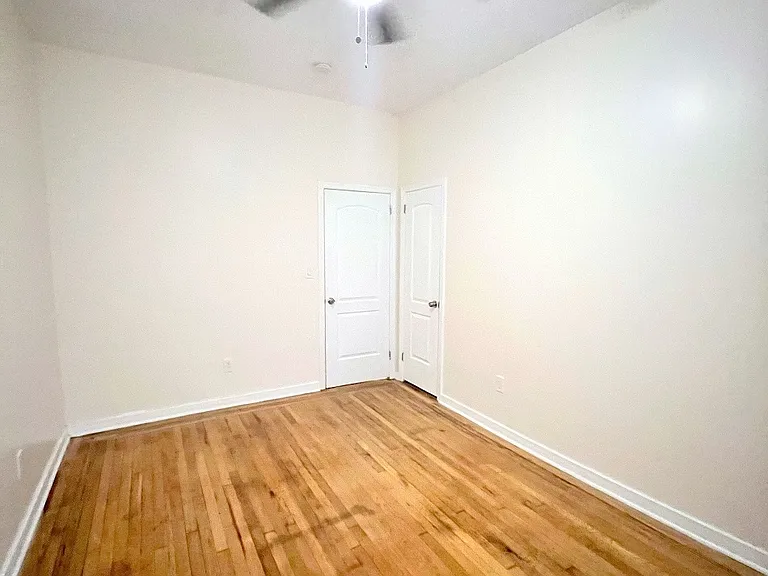 35 Central Park N #4D — Photo 7