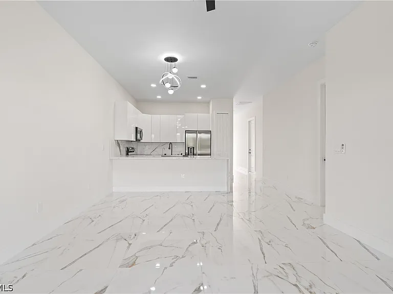 430 Petite Ave — Photo 21