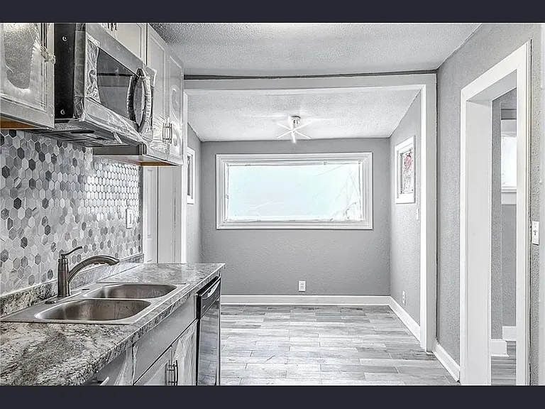 3910 Mersington Ave — Photo 7