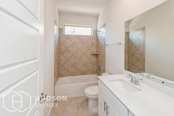5th image of 1608 Bennington Ln