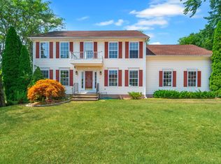 112 Sky View Cir, Hamden, CT 06514