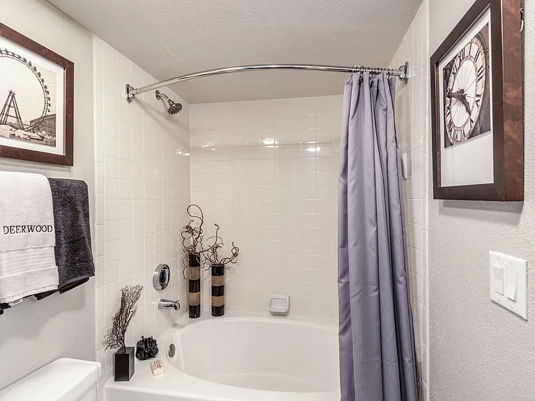 Deerwood Apartments — Photo 11