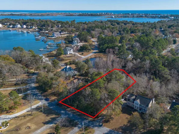 512 Chadwick Shores Drive, Sneads Ferry, NC 28460