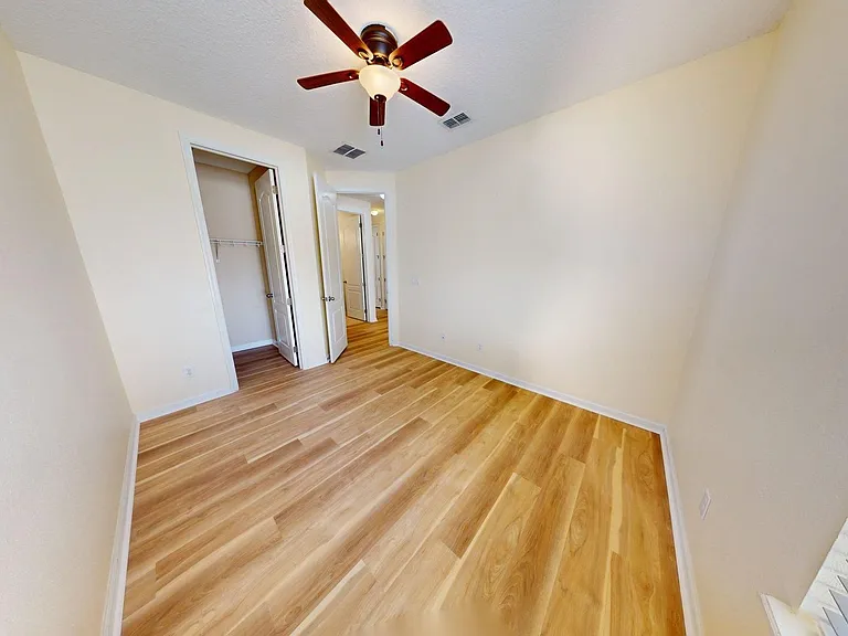 15707 Lexington Park Blvd — Photo 20