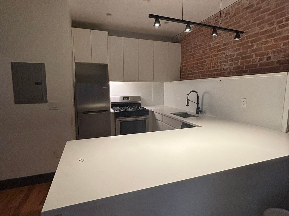 1st image of 568-572 Communipaw Ave #303.1