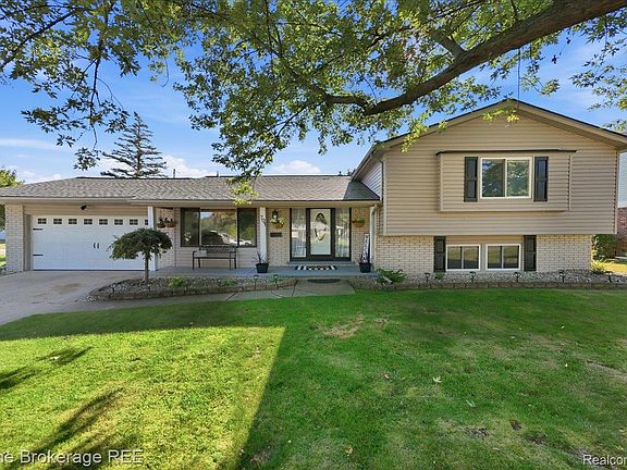 2nd image of 701 Salem Dr
