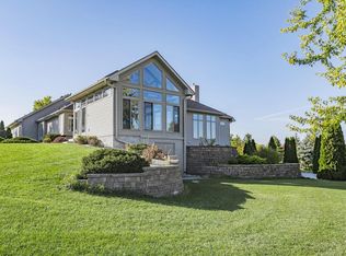 207 63rd Dr, Union Grove, WI 53182