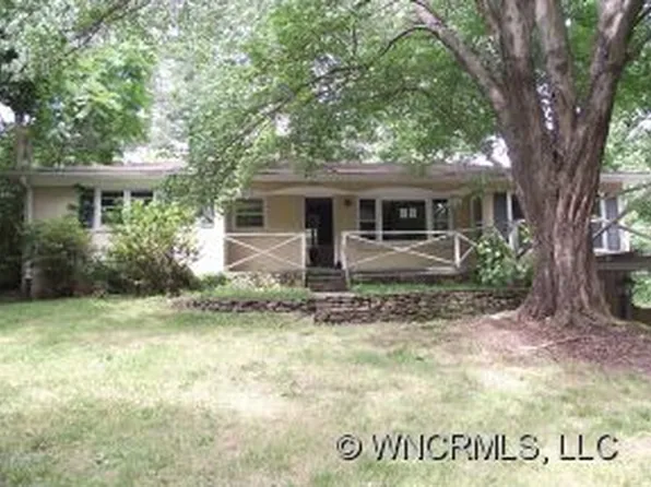 703 Blythe St, Hendersonville, NC 28791