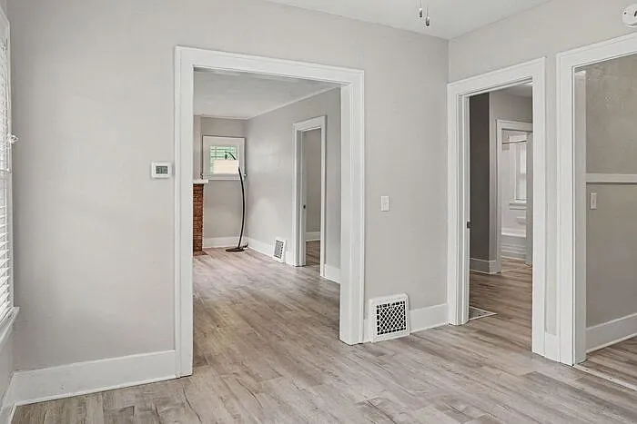2 bed, 1.0 bath, 832 sqft, $1,449 — Photo 3